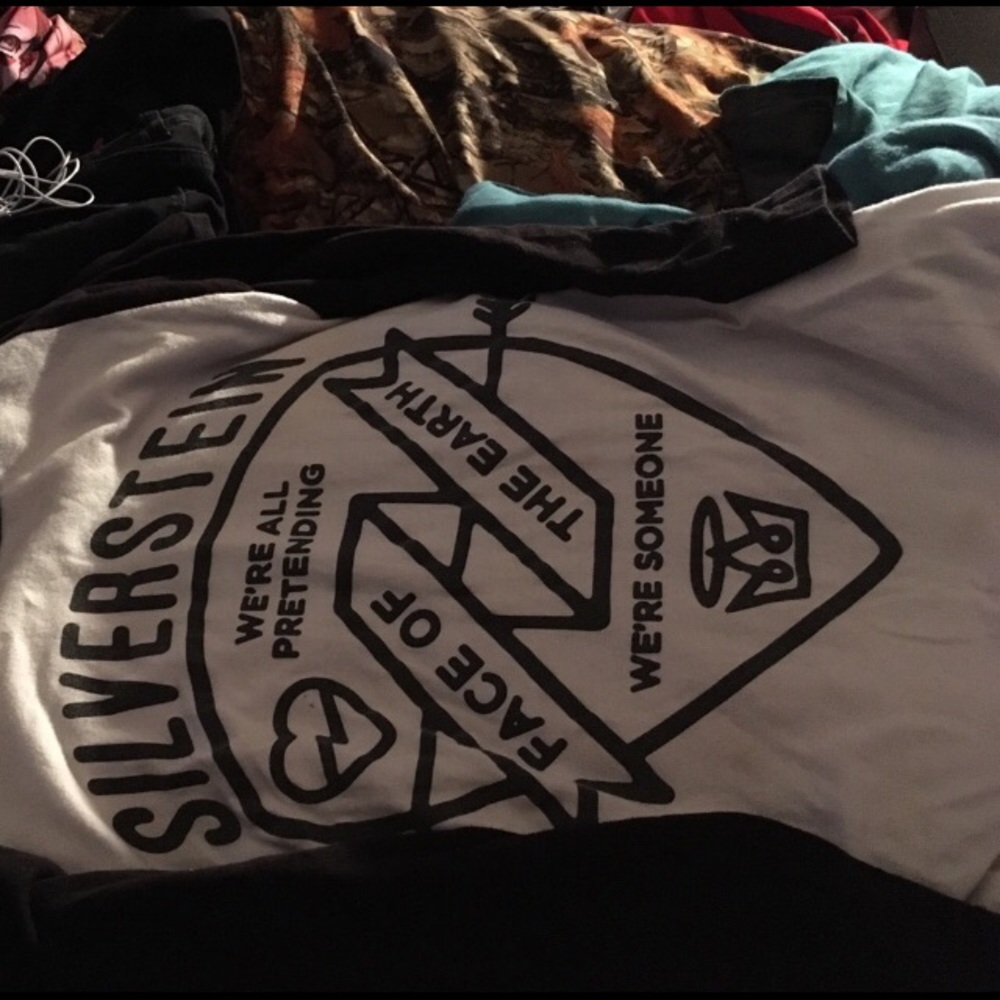 Silverstein long sleeve basketball tee